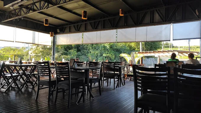 Thavs Restaurante banner